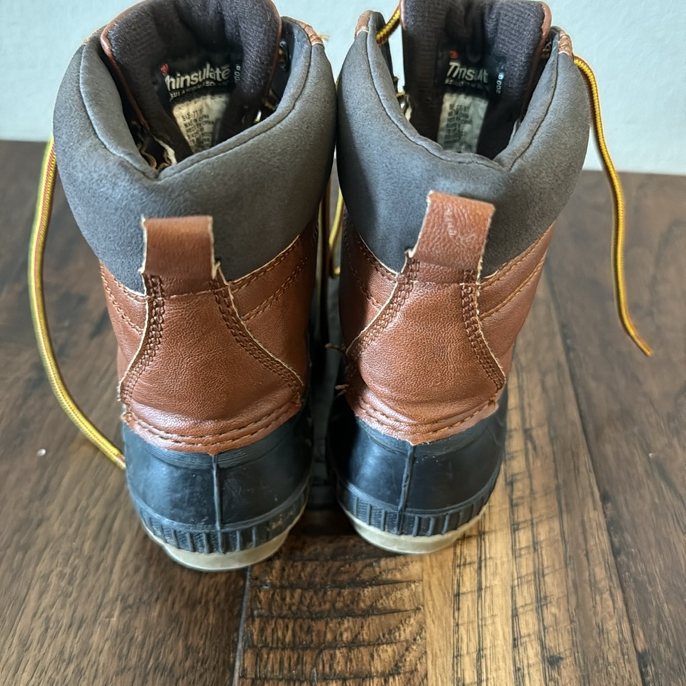 Gap Duck Boots - Picture 2 of 3